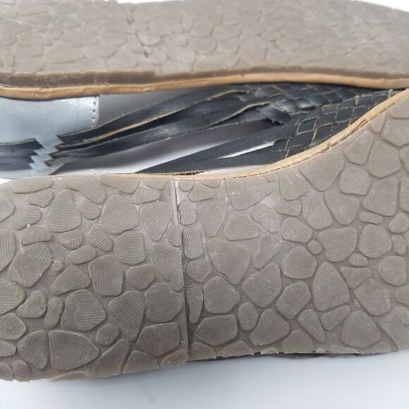 TORTUGA LEATHER SLIPONS WITH TASSELS. SIZE 26. BLACK AND SILVER. - Picture 15 of 16